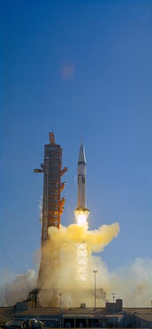NASA image: SKYLAB IV - LAUNCH