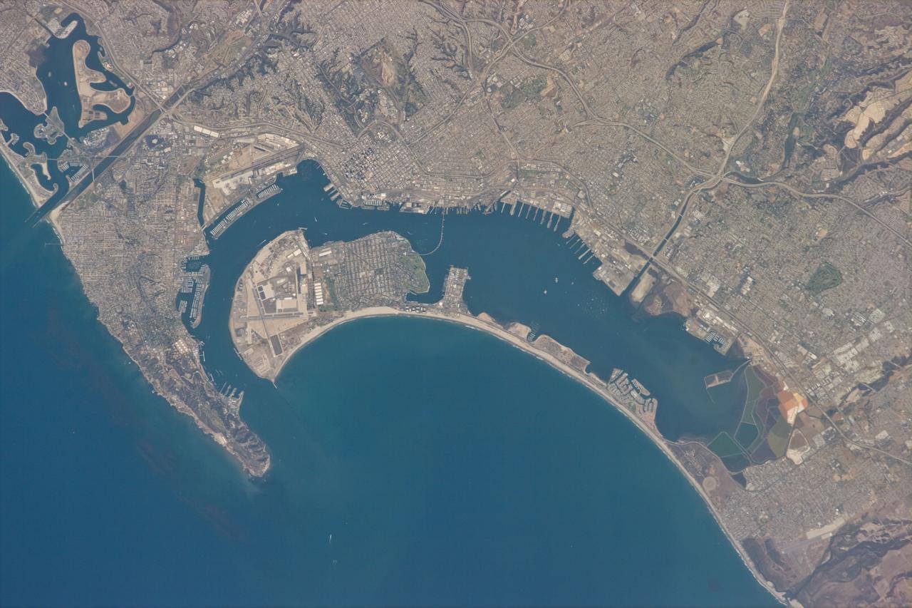 STS073-E-5082 (30 Oct. 1995) --- The United States Naval Air Station at San Diego is near left center in this Electronic Still Camera (ESC) view. Also seen are the nearby United States Naval Reservation and the Coronado Amphibious Base. The United States - Mexico border is just out of view at bottom right edge of the frame.