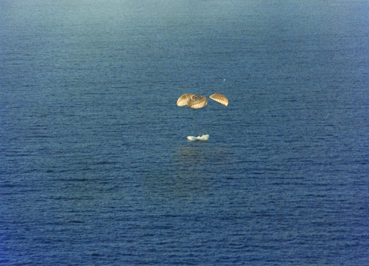 S74-17741 (8 Feb. 1974) --- The Skylab 4 Command Module splashes down in the Pacific Ocean southwest of San Diego, California at 10:17 a.m., Feb. 8, 1974. Photo credit: NASA