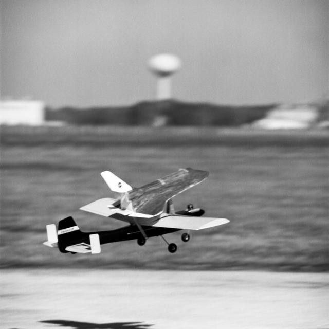 NASA image: TEST - SHUTTLE - MINI-APPROACH & LANDING TEST (ALT) - JSC