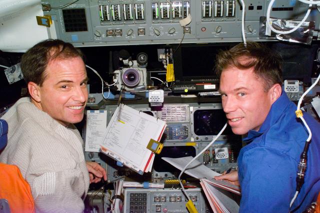 NASA image: Commander Kevin Chilton and Pilot Richard Searfoss in forward flight deck