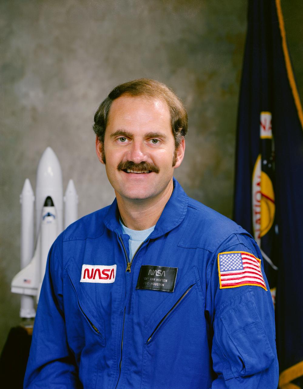 S78-35311 (31 Jan 1978) --- Astronaut James D. Van Hoften.