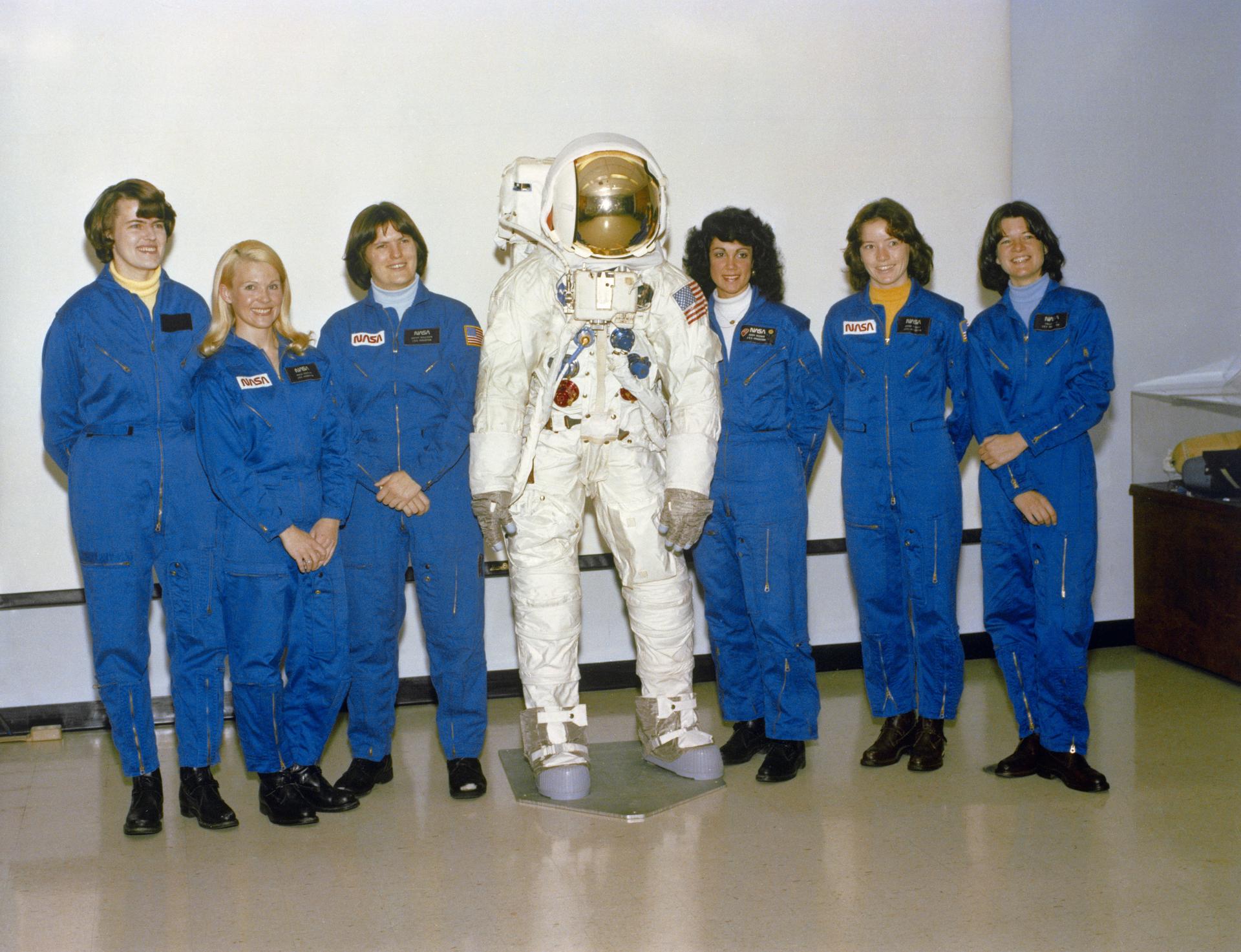 From left to right are Shannon W. Lucid, Rhea Seddon, Kathryn D. Sullivan, Judith A. Resnik, Anna L. Fisher and Sally K. Ride