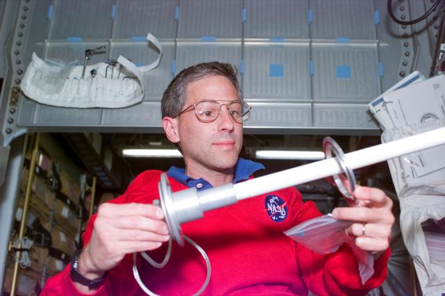 NASA image: ETTF - Apt inserts sample into experiment in Spacehab