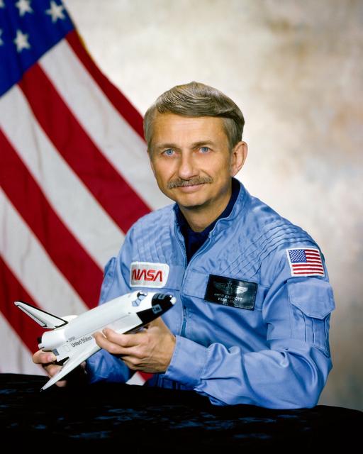 NASA image: Portrait - Astronaut-Candidate (ASCAN) Garriott, Owen K.