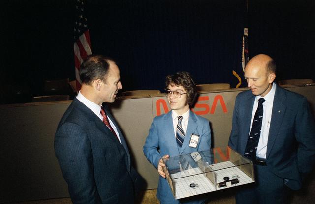 NASA image: EXPERIMENT - SHUTTLE