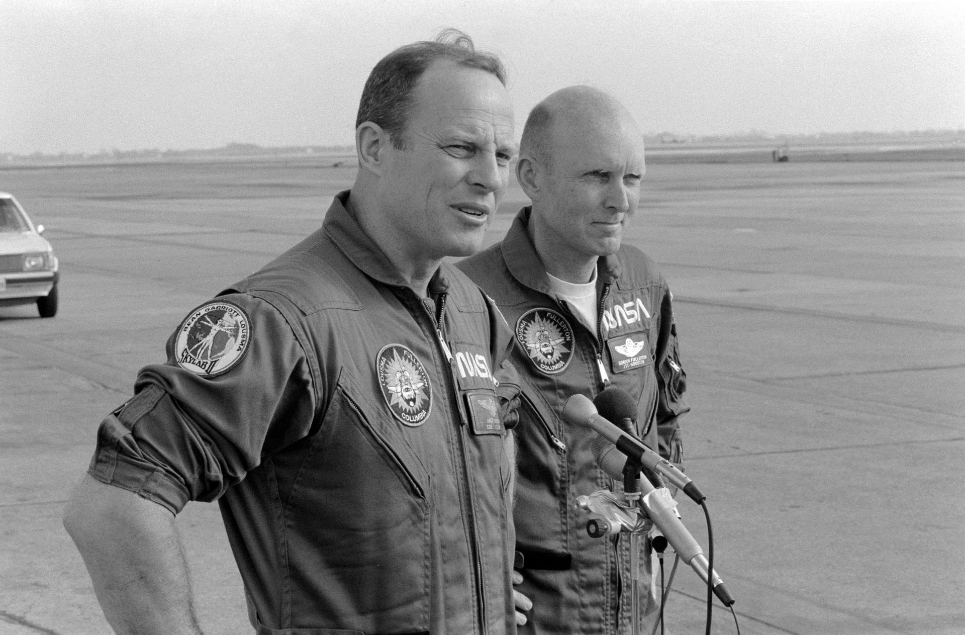Jack Lousma and Gordon Fullerton answer questions before their STS-3 flight
