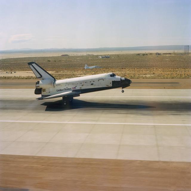 NASA image: LANDING - STS-3 - EDWARDS AFB (EAFB), CA