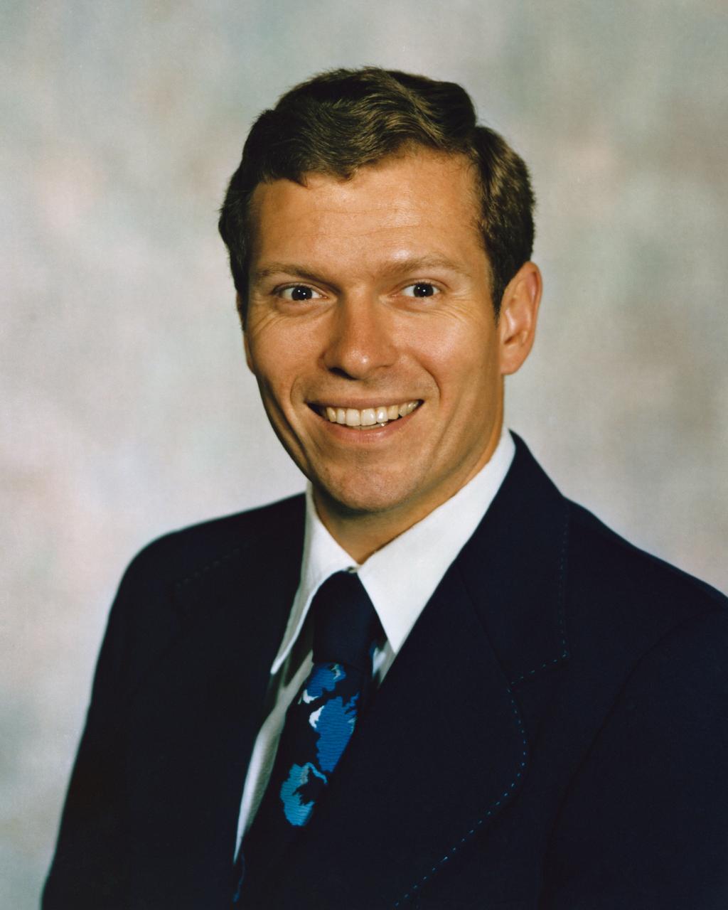 S82-41554 (1982) --- Dr. Byron K. Lichtenberg, payload specialist, Massachusetts Institute of Technology (MIT).