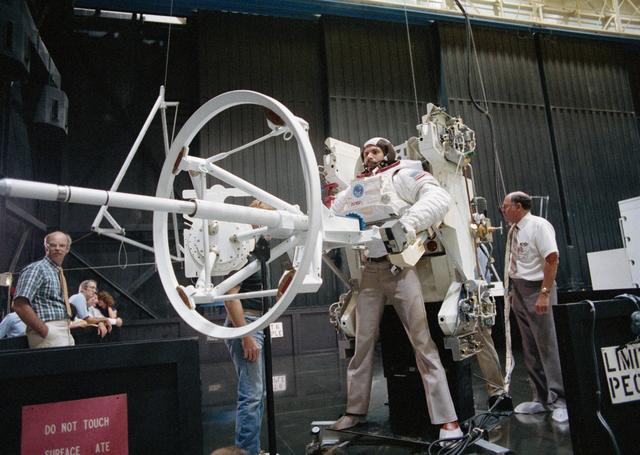 NASA image: Astronaut Dale Gardner rehearses during EVA practice