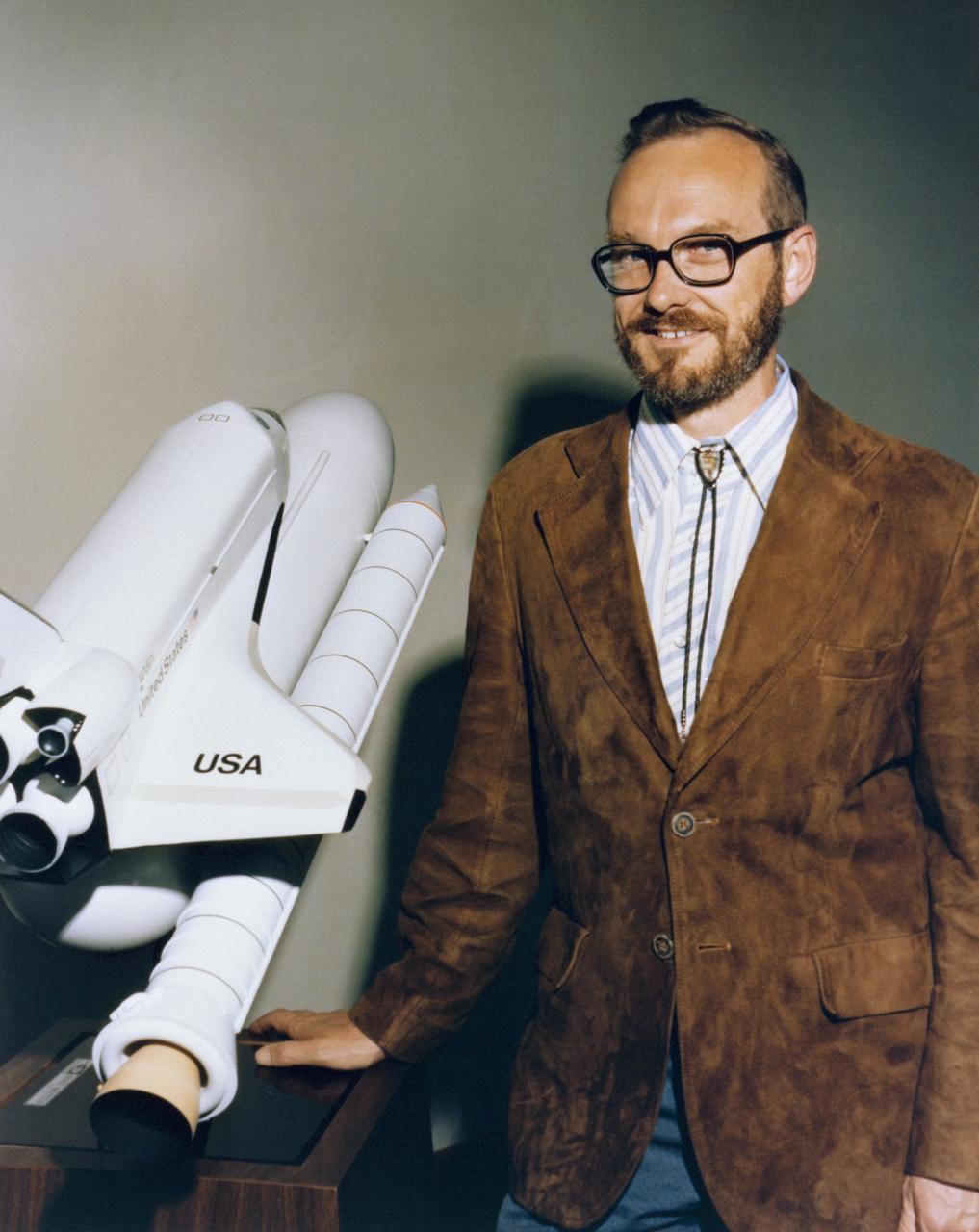 S84-43515 (16 Oct 1984) --- Payload specialist Loren W. Acton, Senior Staff Scientist at the Space Sciences Laboratory, Lockheed Palo Alto Research Laboratory in Palo Alto, California.