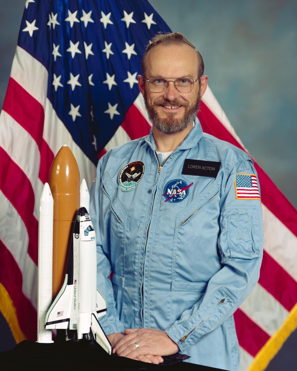 S85-31406 (June 1985) --- Payload specialist  Loren W. Acton, Senior Staff Scientist at the Space Sciences Laboratory, Lockheed Palo Alto Research Laboratory in Palo Alto, California.