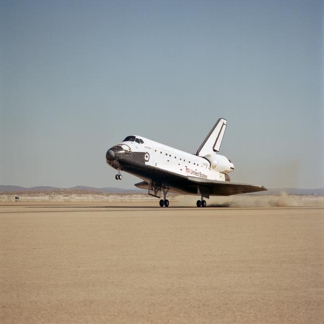 NASA image: LANDING - STS-28/51J - DRYDEN FLIGHT RESEARCH FACILITY (DFRF), CA