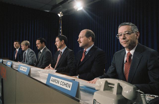 NASA image: PRESS CONFERENCE - STS-26R