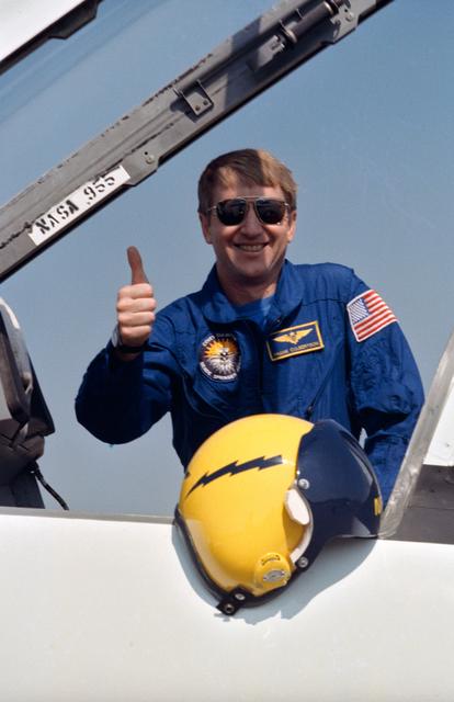 NASA image: STS-38 Pilot Culbertson gives "thumbs up" from T-38A at Ellington Field
