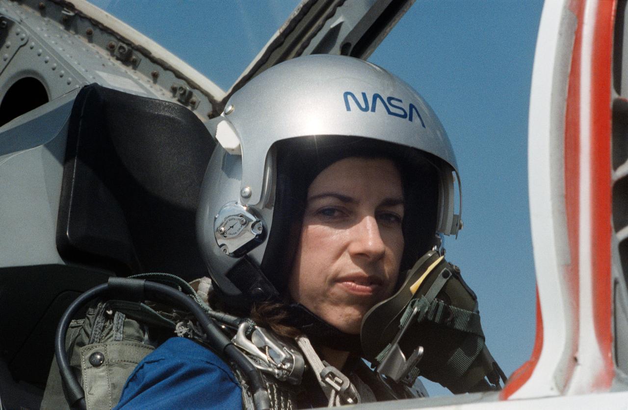 S90-45814 (1990) --- Soon after being named an astronaut candidate, Class of 1990, Ellen Ochoa is about to take a familiarization ride in a NASA T-38 jet trainer.  Photo credit: NASA