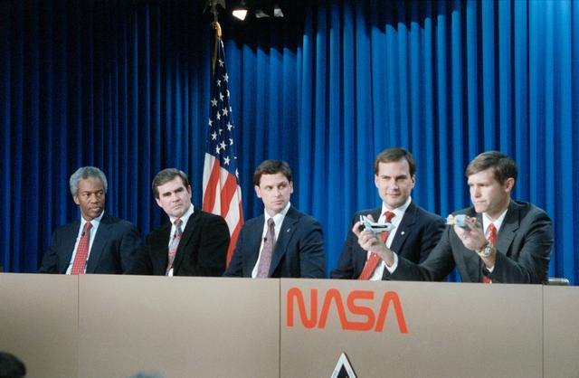 NASA image: STS-39 crewmembers participate in preflight press conference at JSC's Bldg 2