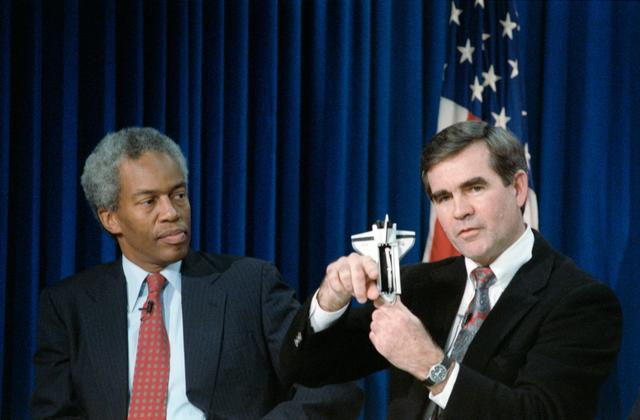 NASA image: STS-39 crewmembers participate in preflight press conference at JSC's Bldg 2