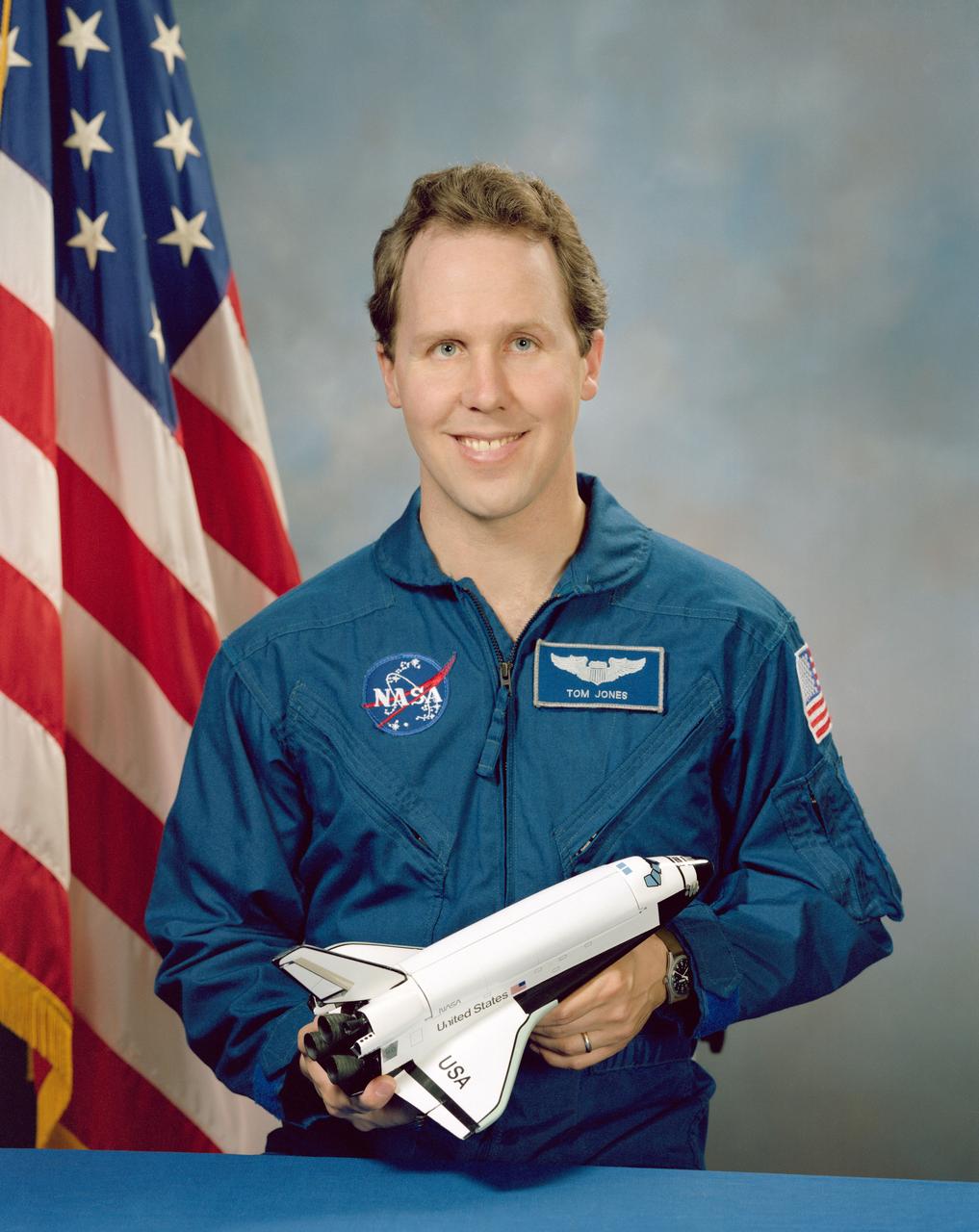 S91-30620 (14 March 1991) --- Astronaut Thomas D. Jones