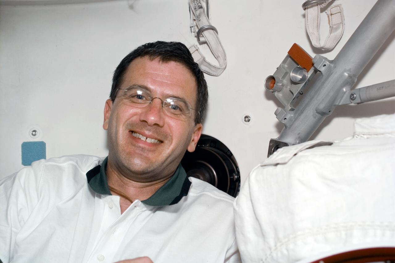S92-E-5024 (12 October 2000) --- Electronic still camera's view features astronaut Peter J.K. (Jeff)Wisoff,  mission specialist, in Discovery airlock.