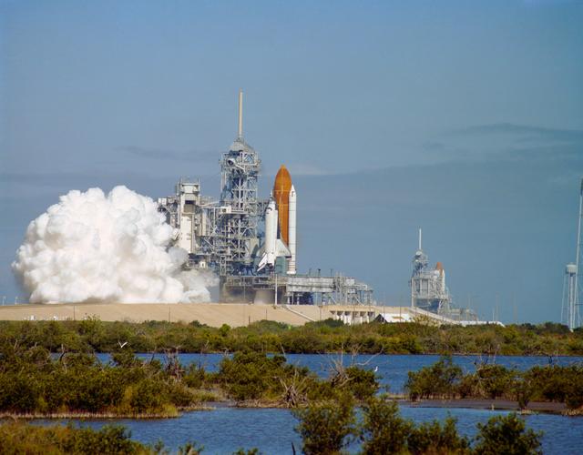 NASA image: STS-55 Columbia, Orbiter Vehicle (OV) 102, SSME abort at KSC LC Pad 39A