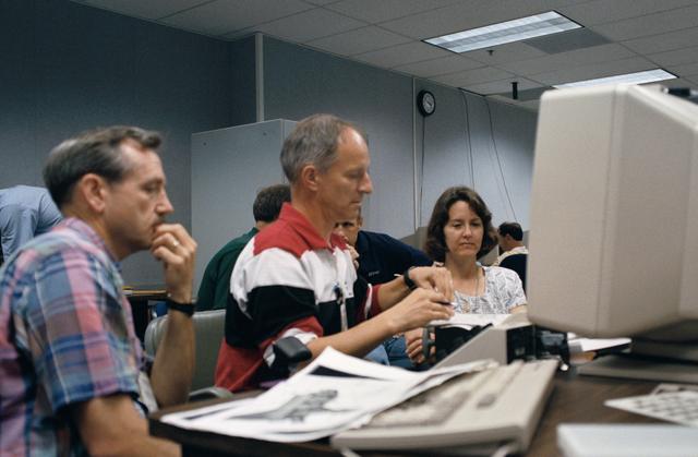 NASA image: STS-61 crew utilizing Virtual Reality in training for HST repair mission
