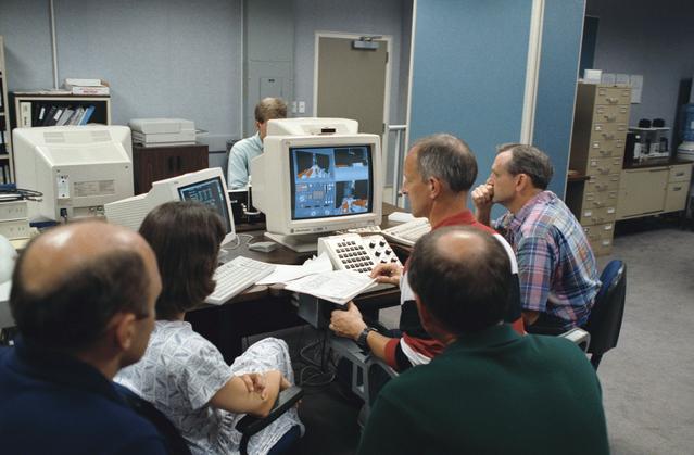 NASA image: STS-61 crew utilizing Virtual Reality in training for HST repair mission