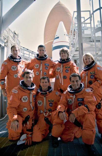 STS-58 Columbia, OV-102, SLS-2 crew participates in TCDT at KSC
