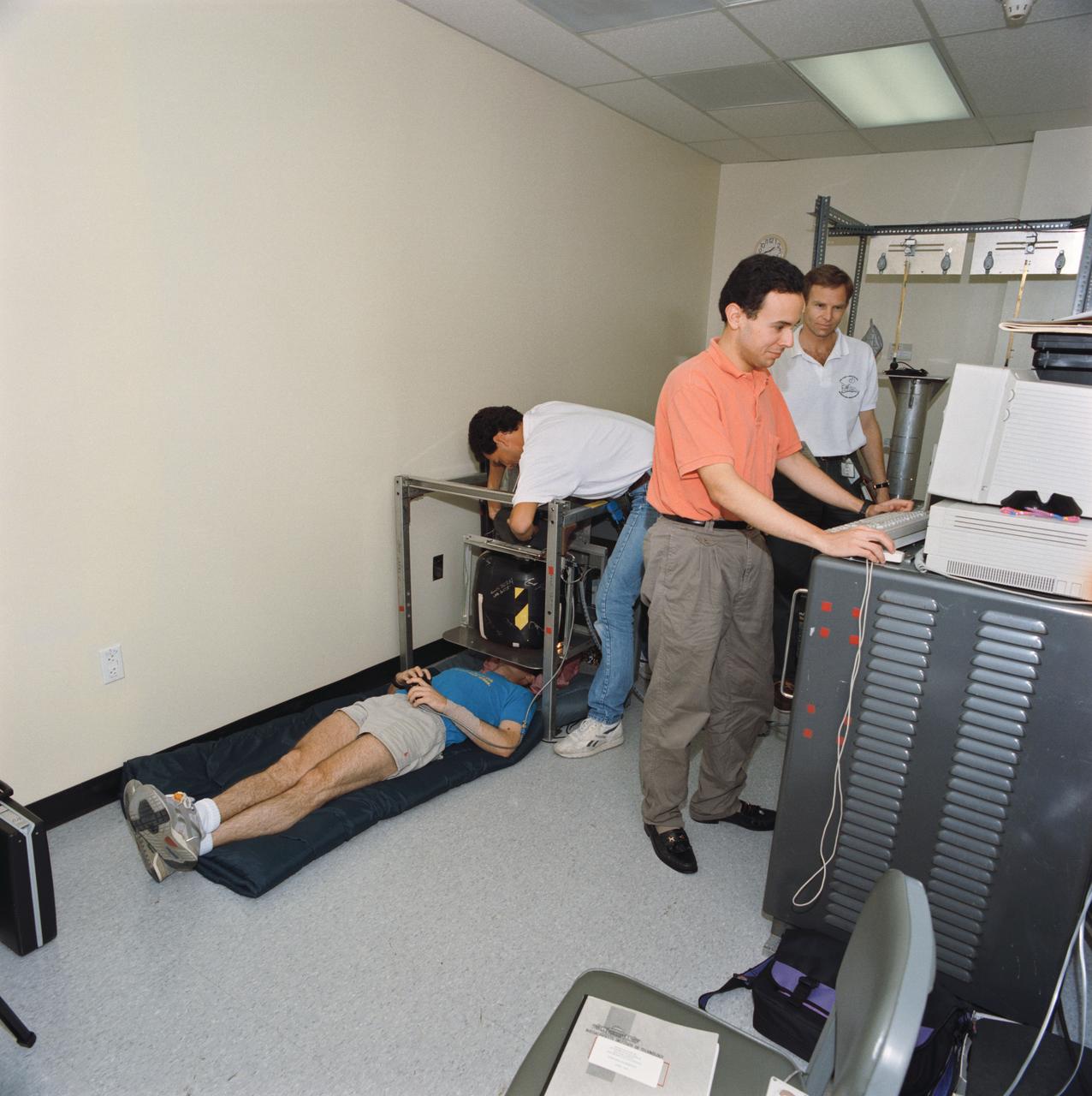S93-45374 (29 Sept 1993) --- An unidentified STS-58 crewmember participates in a test with the rotating dome experiment.  The dome will be flown as part of the Spacelab Life Sciences (SLS-2) payload on next month's scheduled STS-58 mission aboard Columbia.