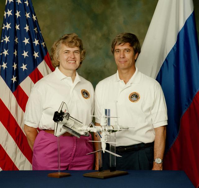 NASA image: Mir 21 crew portraits