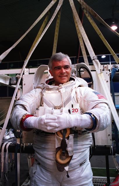 NASA image: STS-76 astronauts Godwin and Clifford training in the WETF