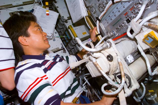 NASA image: VFEU - Mukai in Spacehab module