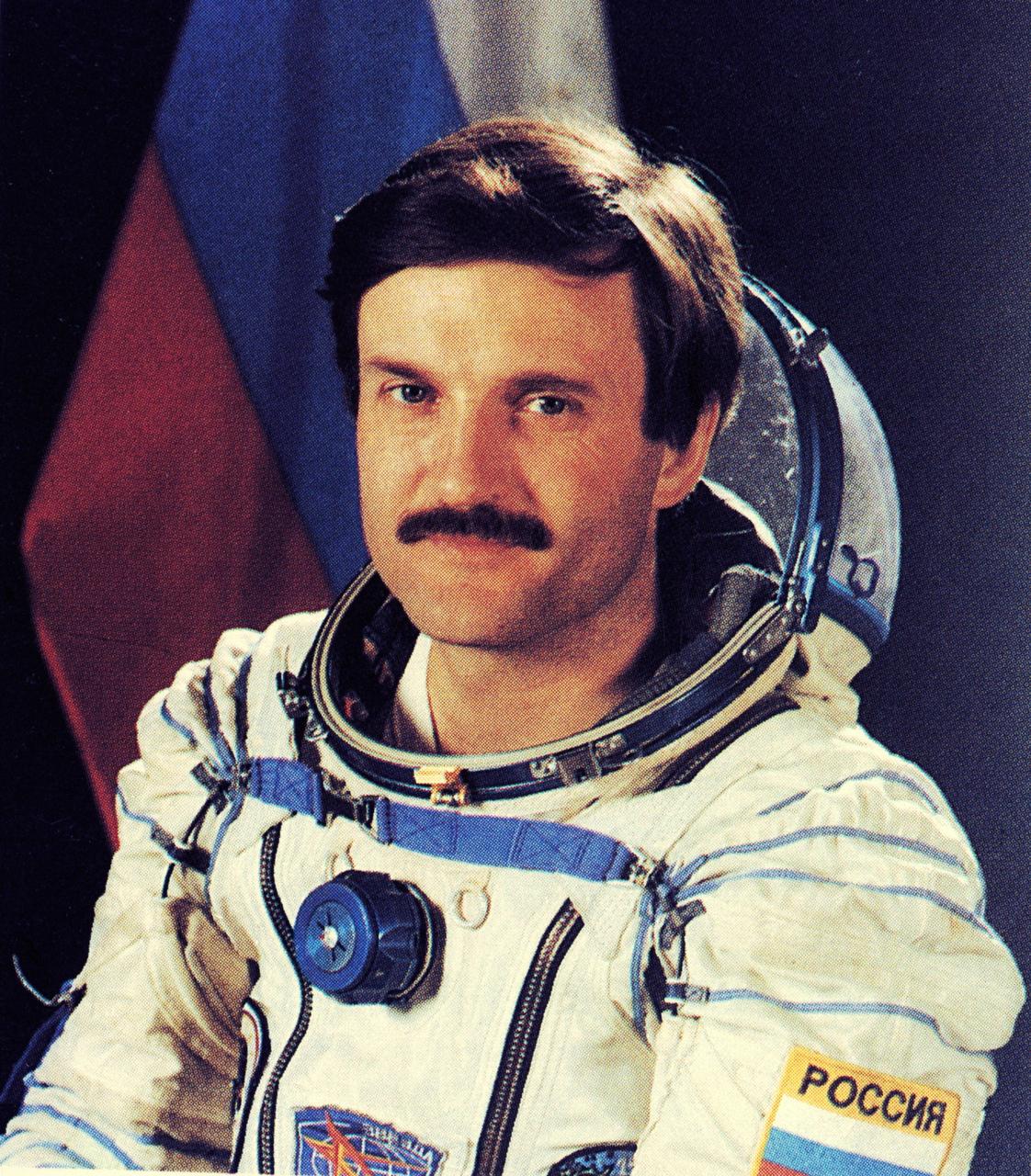 S96-13558 (26 Aug 1996) --- Cosmonaut Aleksandr Y. Kaleri, Mir-22 flight engineer.
