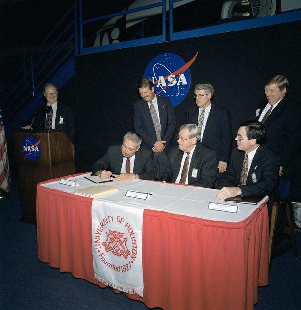 NASA image: NASA/UH signing of memorandum of understanding