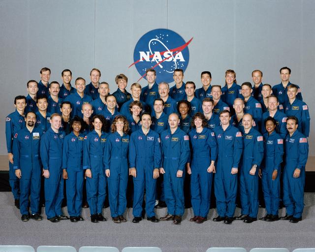 NASA image: Official Astronaut Candidate Class of 1996 Group Photograph in T