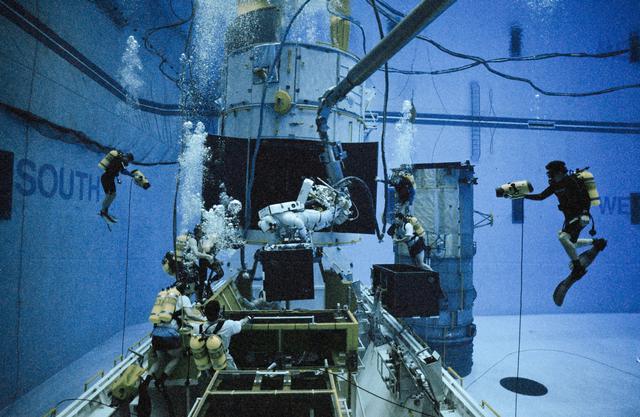 NASA image: Document a new HST task at the NBL with J. Hoffman and Mark Lee