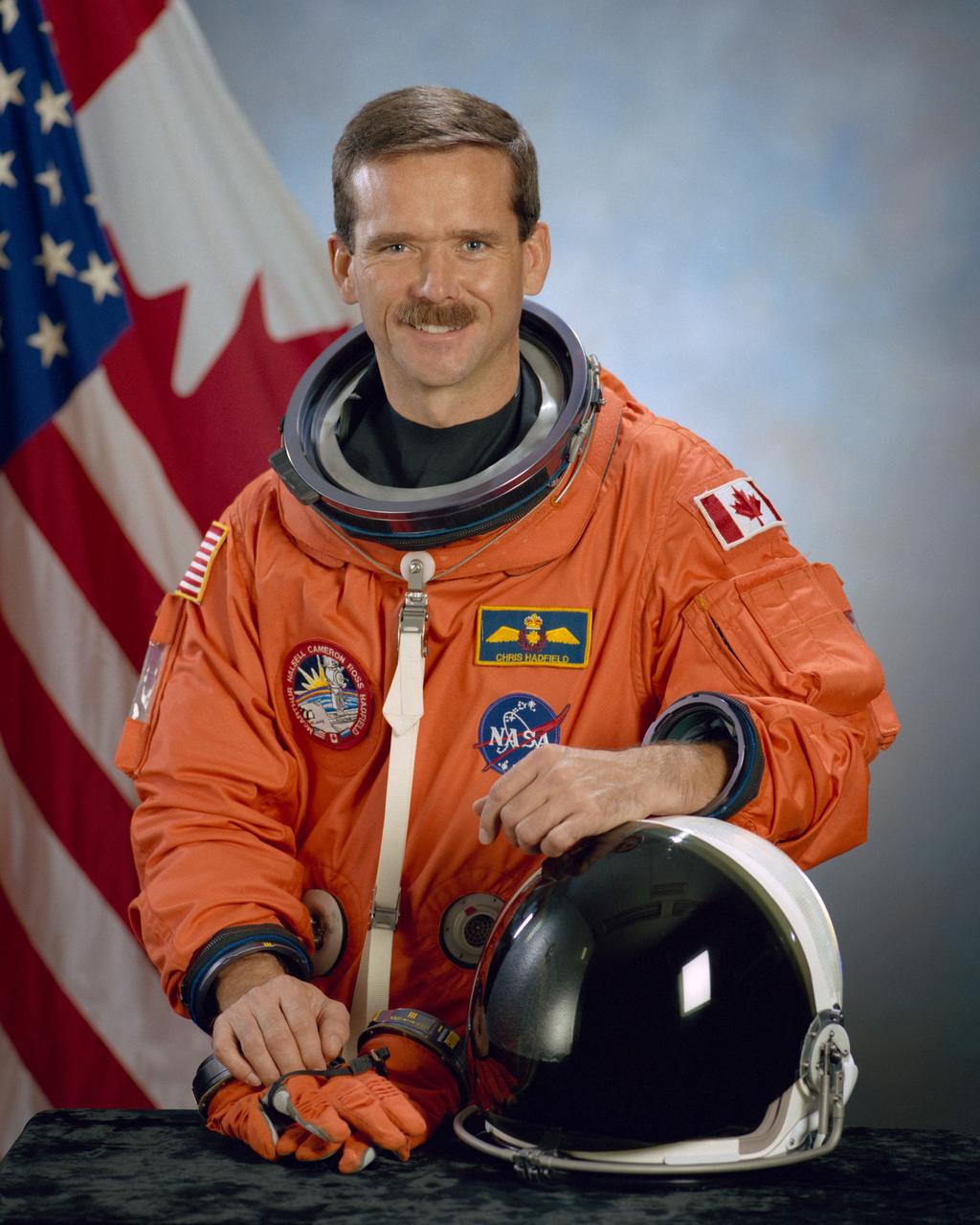 S97-00690 (18 Oct 1996) --- Astronaut Chris A. Hadfield, mission specialist representing the Canadian Space Agency (CSA).