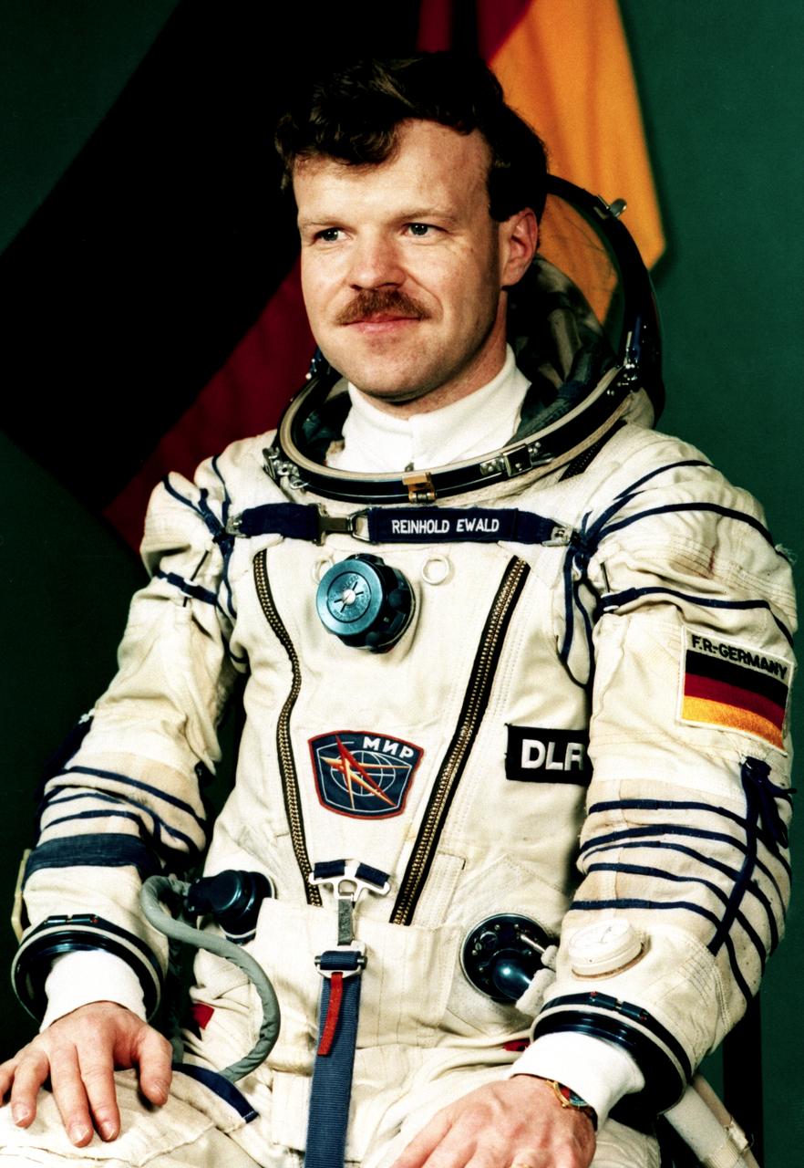 S97-01442 (August 1996) --- Dr. Reinhold Ewald, German Space Agency (DLR), cosmonaut researcher