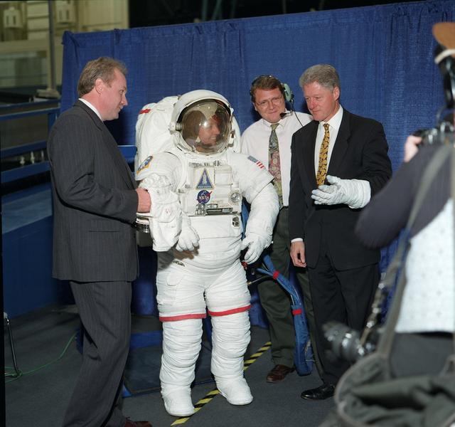 NASA image: Views from President Clinton's visit to JSC's Bldg. 9