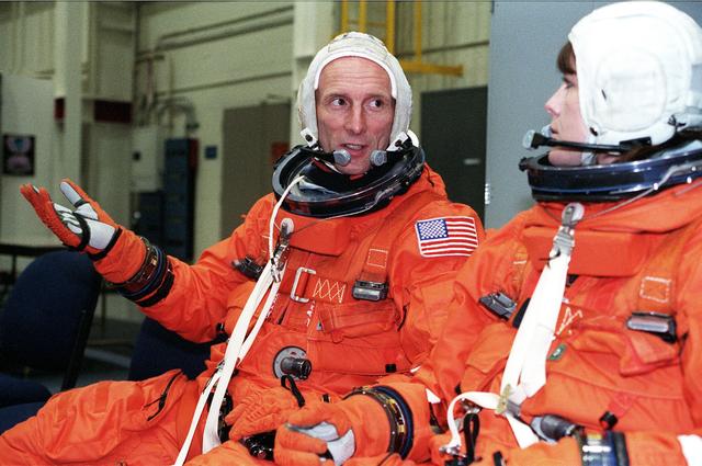 NASA image: STS-99 crewmembers bailout training in building 9