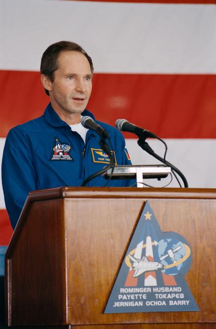 NASA image: STS-96 crew return ceremony at Ellington Field, June 7, 1999