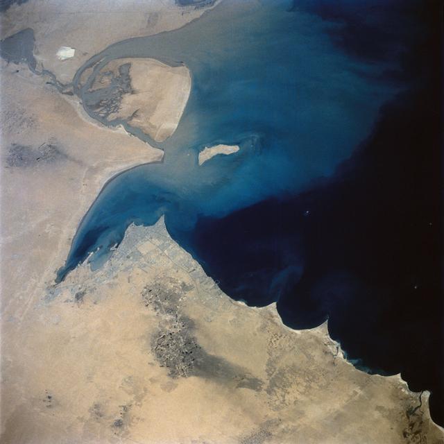 NASA image: Kuwait City and Fire Scars in the Oil Fields