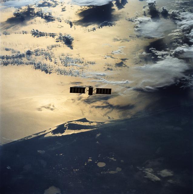 NASA image: EURECA-1L drifts above the Earth surface after STS-46 deployment from OV-104