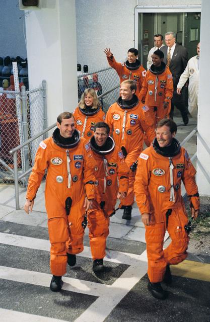 NASA image: STS-47 crew leaves KSC's O&C Building on their way to Launch Complex 39