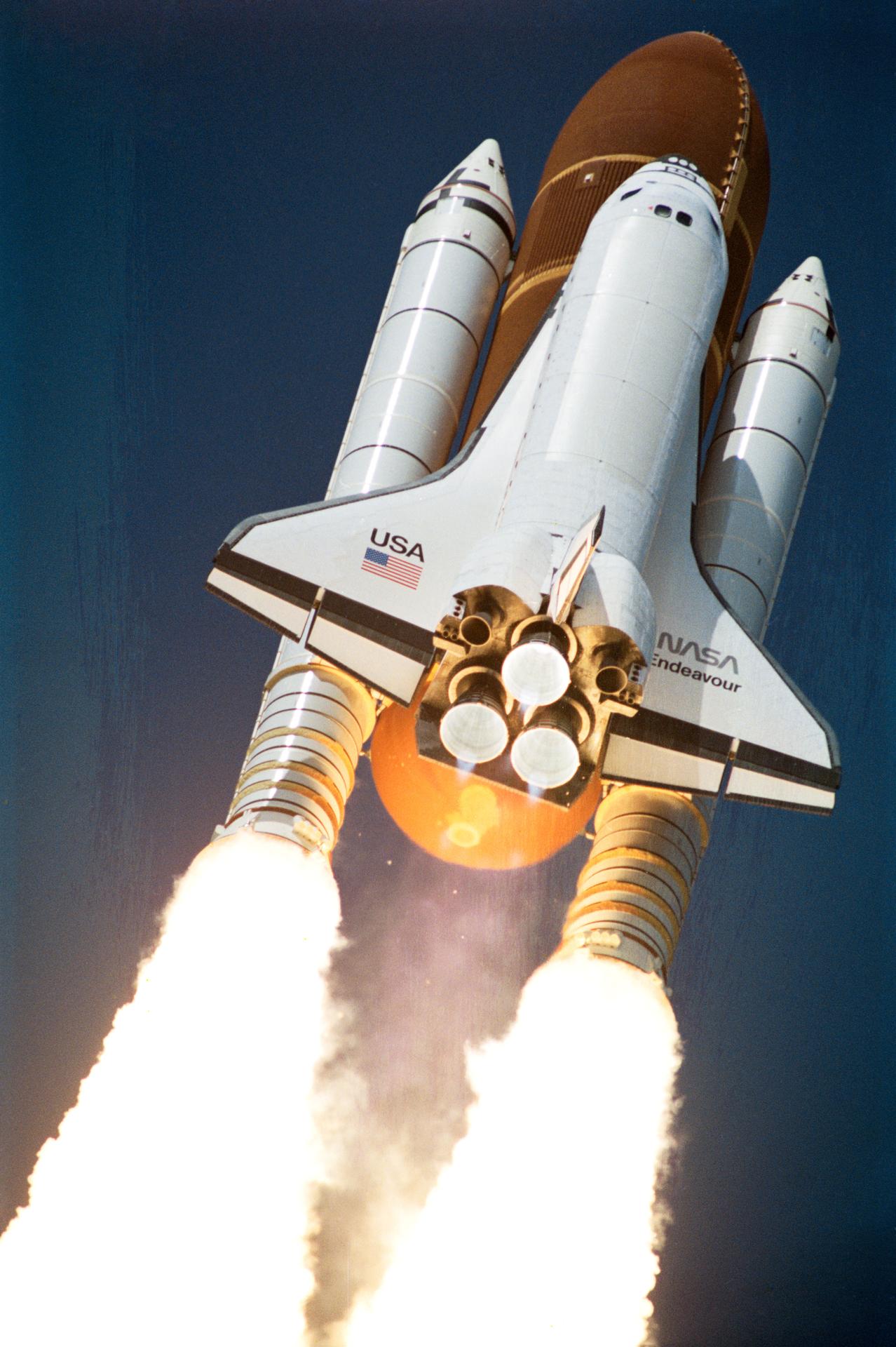 Endeavour launches into space in 1992