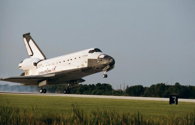 NASA image: STS-50 Columbia, Orbiter Vehicle (OV) 102, lands on runway 33 at KSC SLF