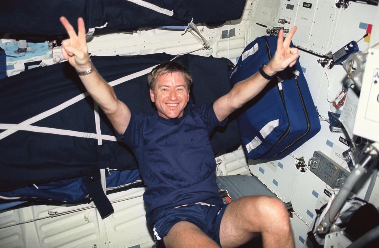 STS051-02-007 (12-22 Sept 1993) --- Astronaut Frank L. Culbertson Jr., STS-51 mission commander, appears to be enjoying a session on the ergometer, temporarily deployed on Discovery's middeck.  Culbertson was joined by four other NASA astronauts for almost ten full days in Earth orbit.