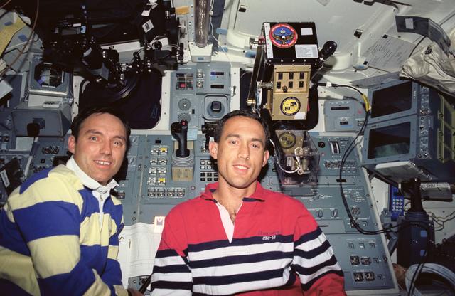 NASA image: Astronauts Walz and Newman in STS-51 Discovery's aft flight deck