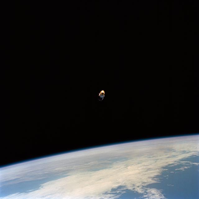IUS / TDRS-F drifts above the Earth's surface after STS-54 deployment