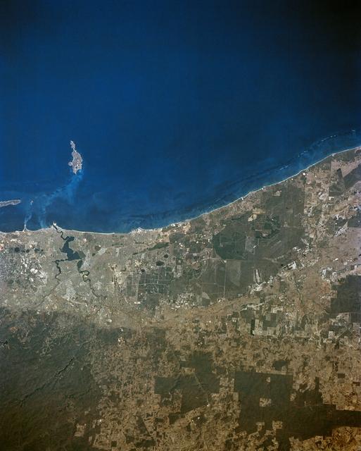 NASA image: STS-56 Earth observation of Perth in Western Australia